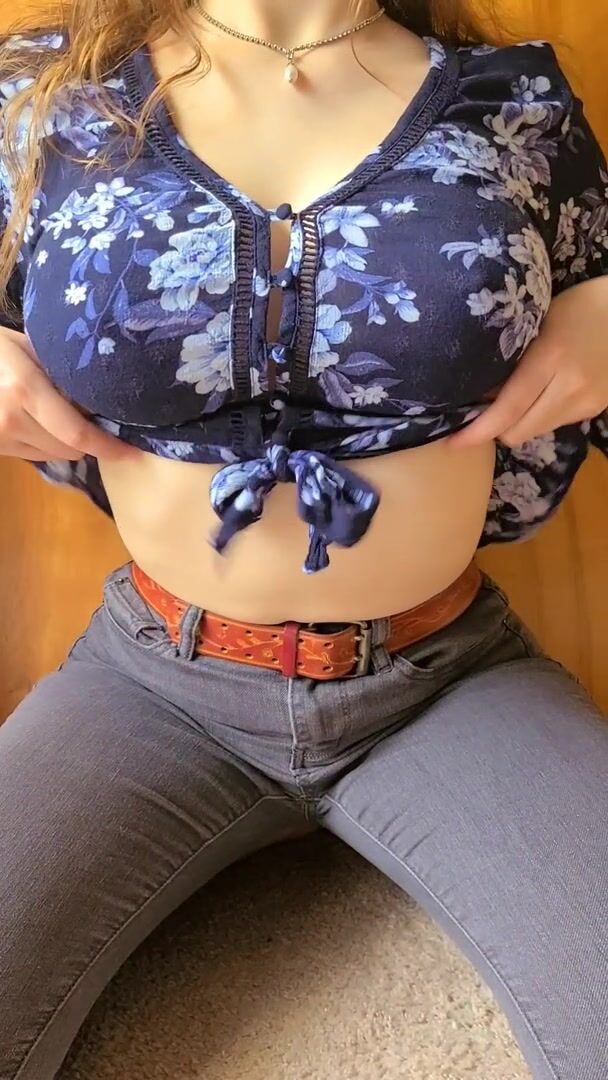 I don't see enough naturals here, are my boobs your type?