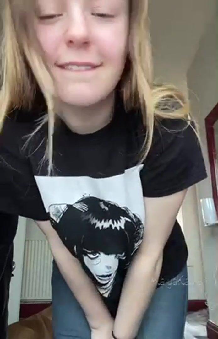 Do you like the way my natural 34Es bounce?