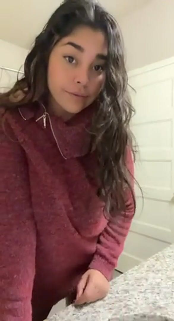 Let me bounce my Venezuelan melones