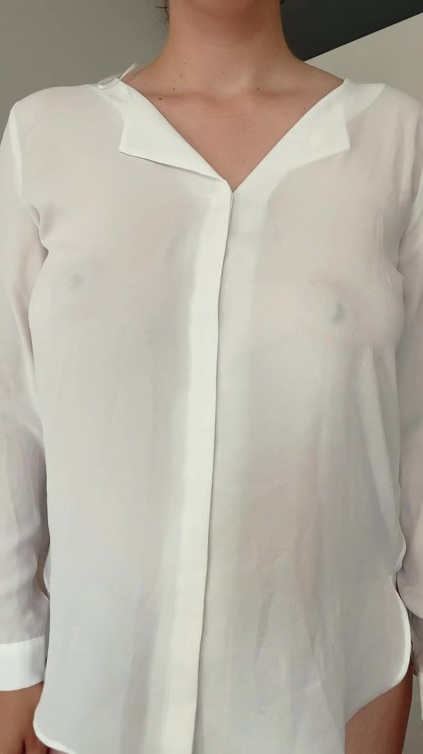 Just here to show you my boobs