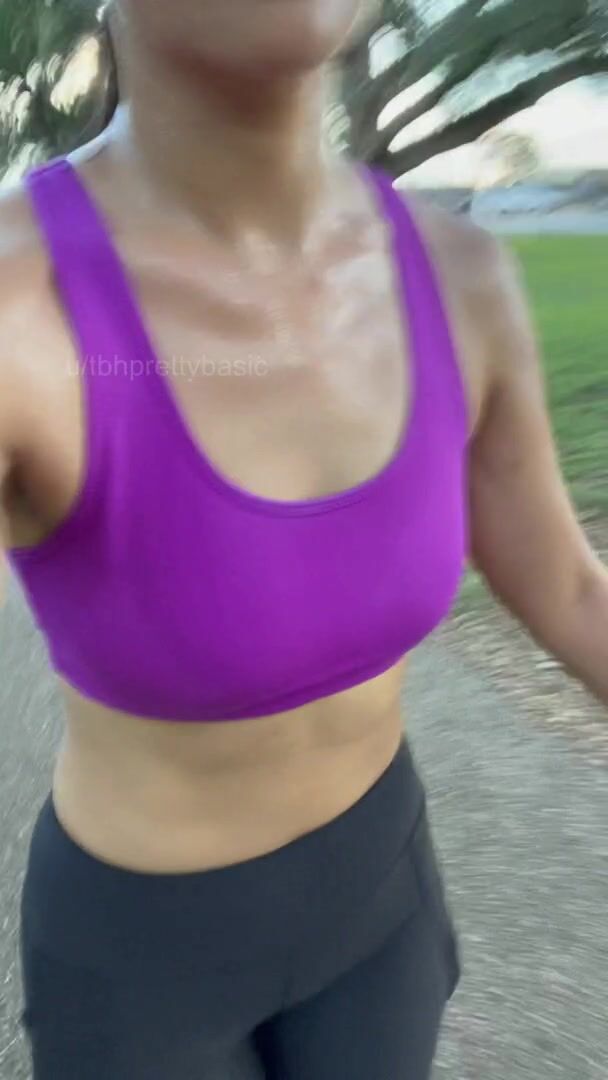 Ever see a sweaty mid run boob bounce before?