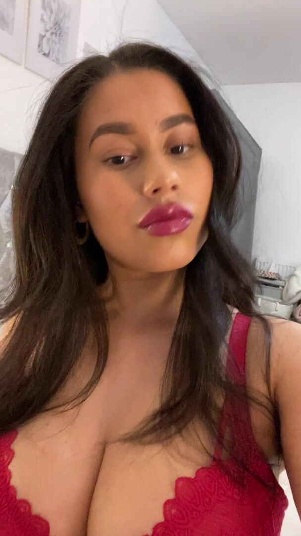 To the boy who called me ugly in college - fuck you I’m hot!