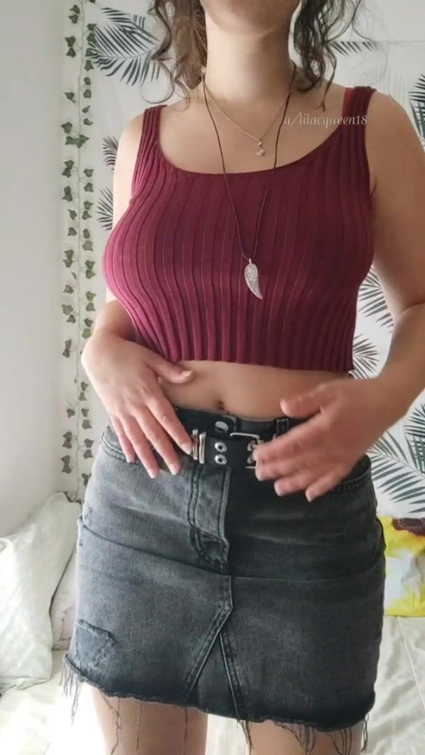 Who wants to try some Italian pussy?