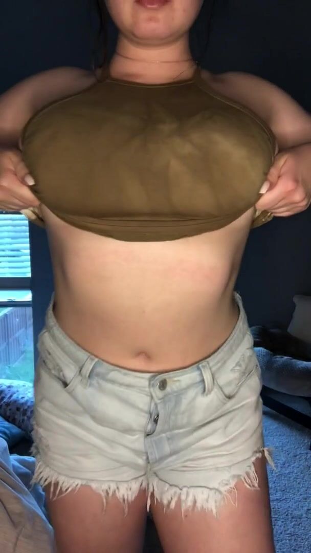 Titty drop tuesday ;)