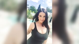 Boob Bounce: Bouncy Walk #3