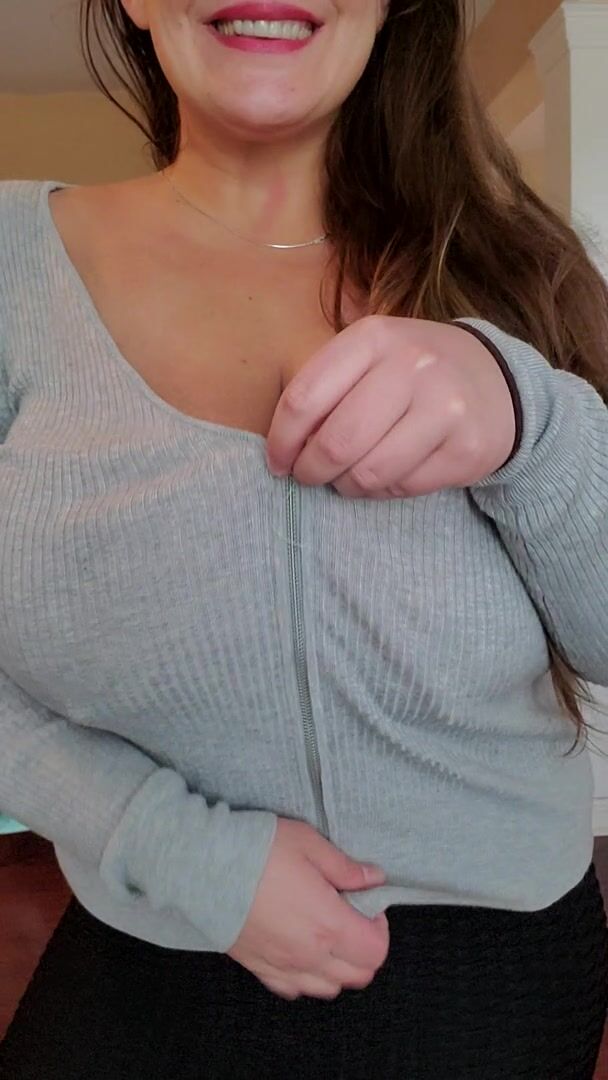 I love showing how big and bouncy they are ????