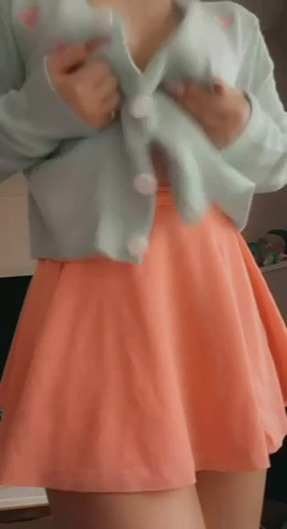 I love having my boobs out which makes it super easy for you to see them bounce