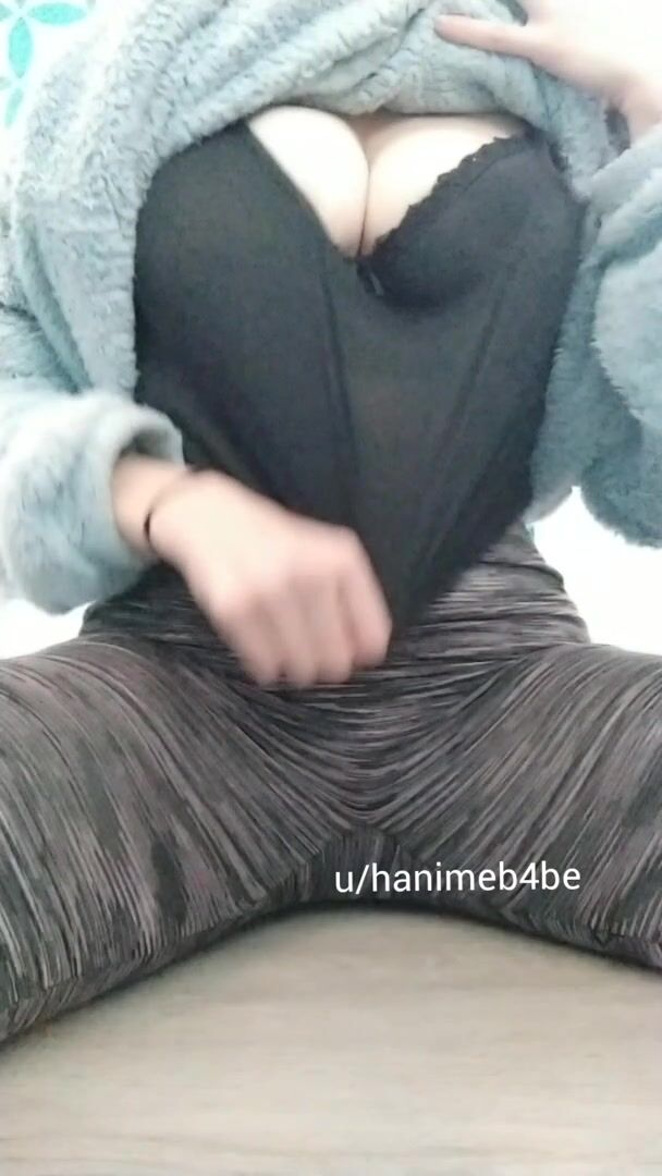 i think that my hoodie hides my boobs pretty well ????