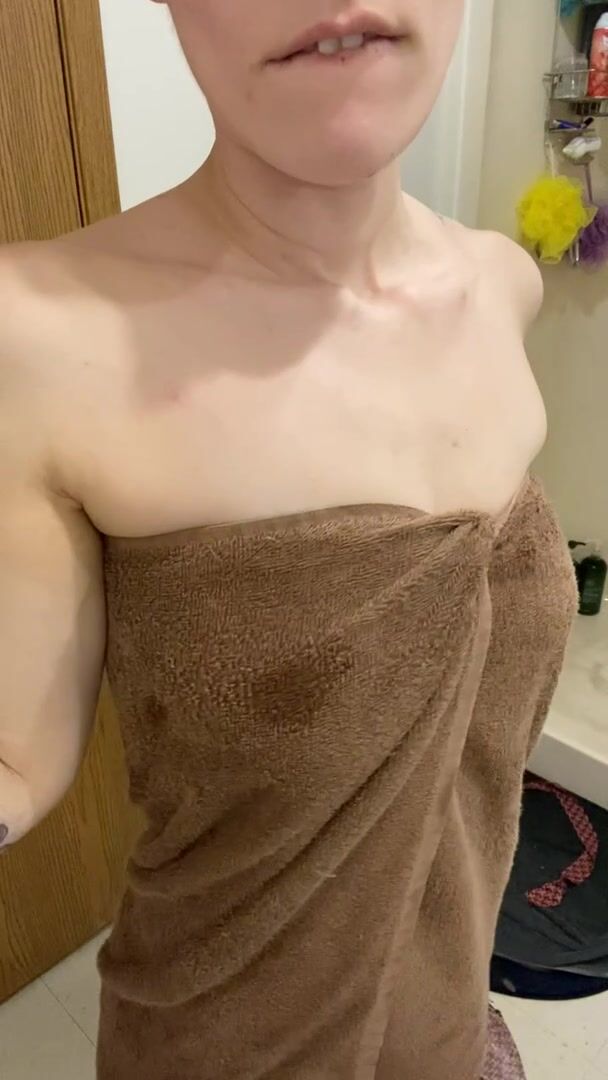 Fresh out of the shower, bouncing that towel right off my titties.