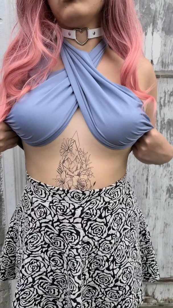 I'm wearing my favorite outfit, do you like it?