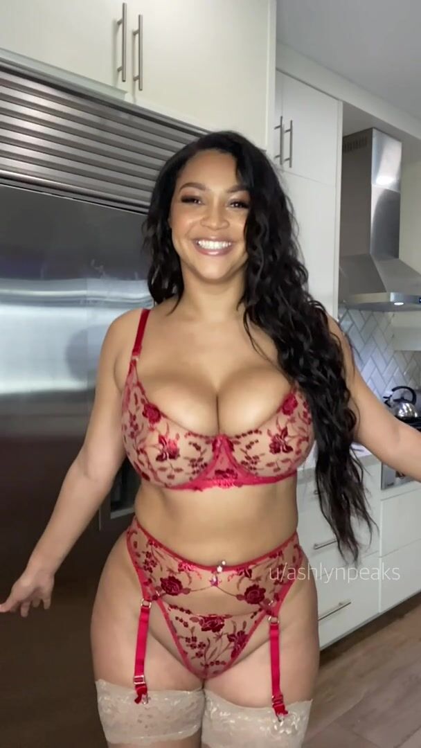 Slow-motion Boob Bounce in my bra!