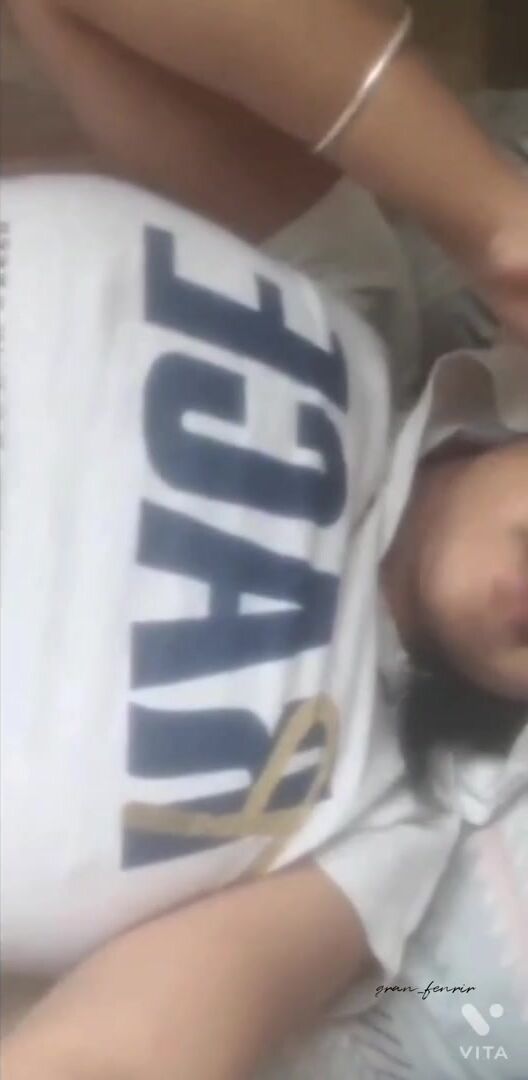 I'm glad I have got big boobs, the last thing I need is people maing eye contact with me