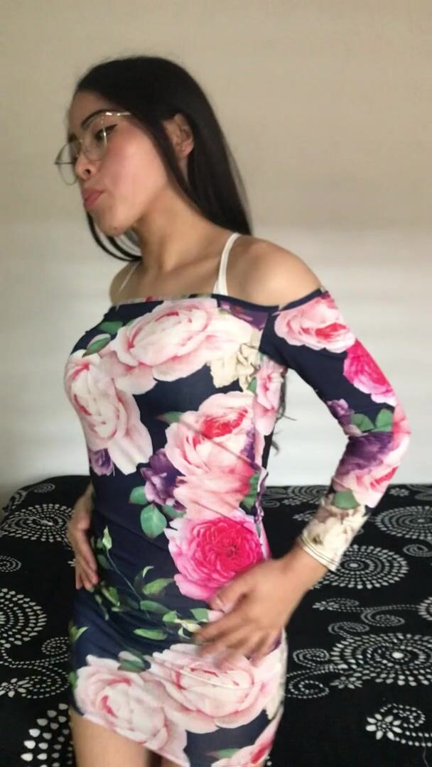 I'm 5'0, smash or pass?