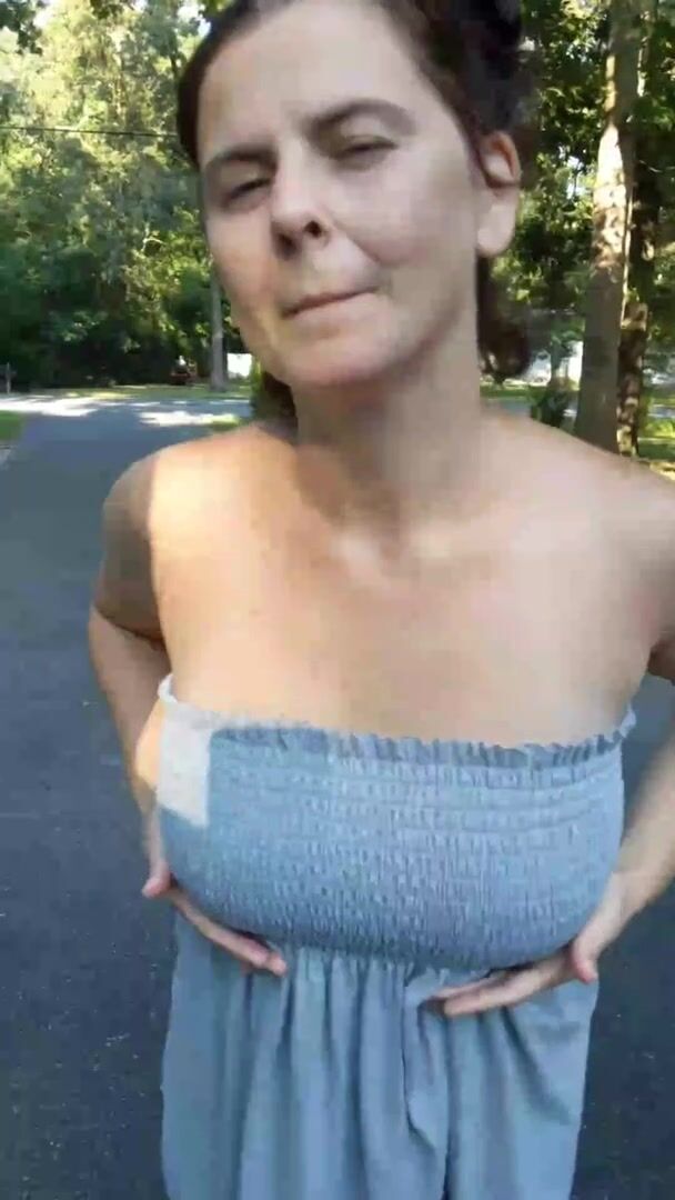 Have sundress, will..show you my 38yo boobs :)