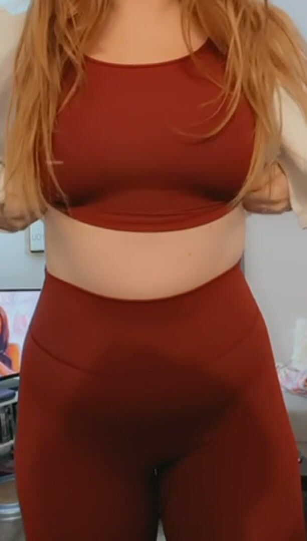 Ginger titty bouncing anybody?