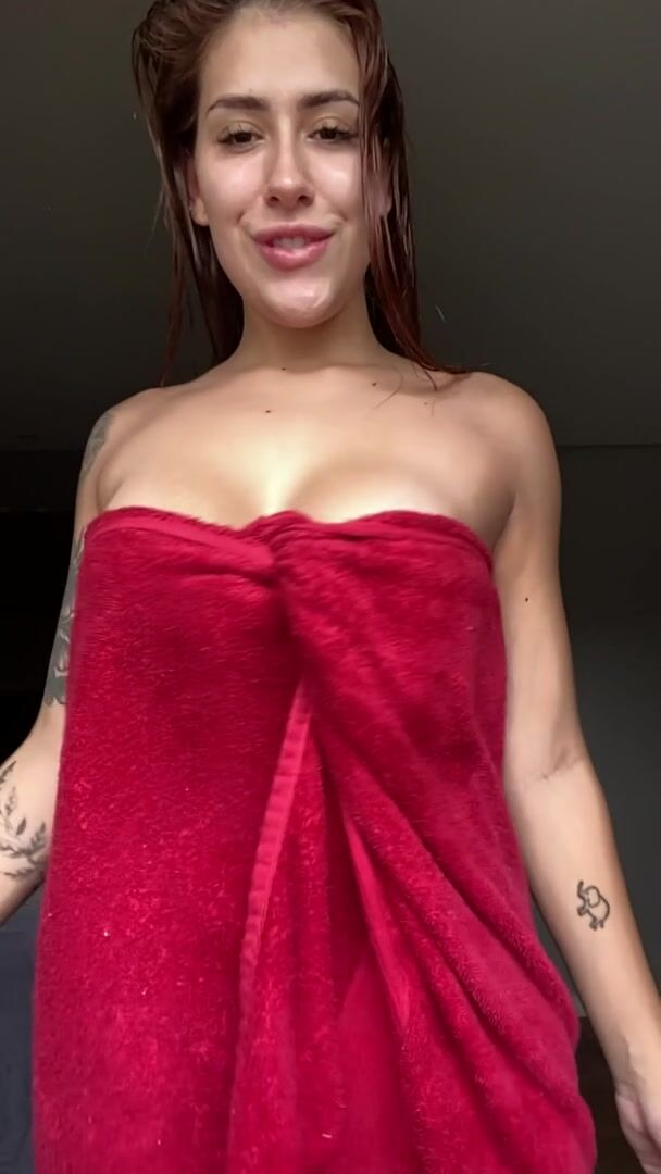 Bouncing my titties like the ladies on the victorian era did