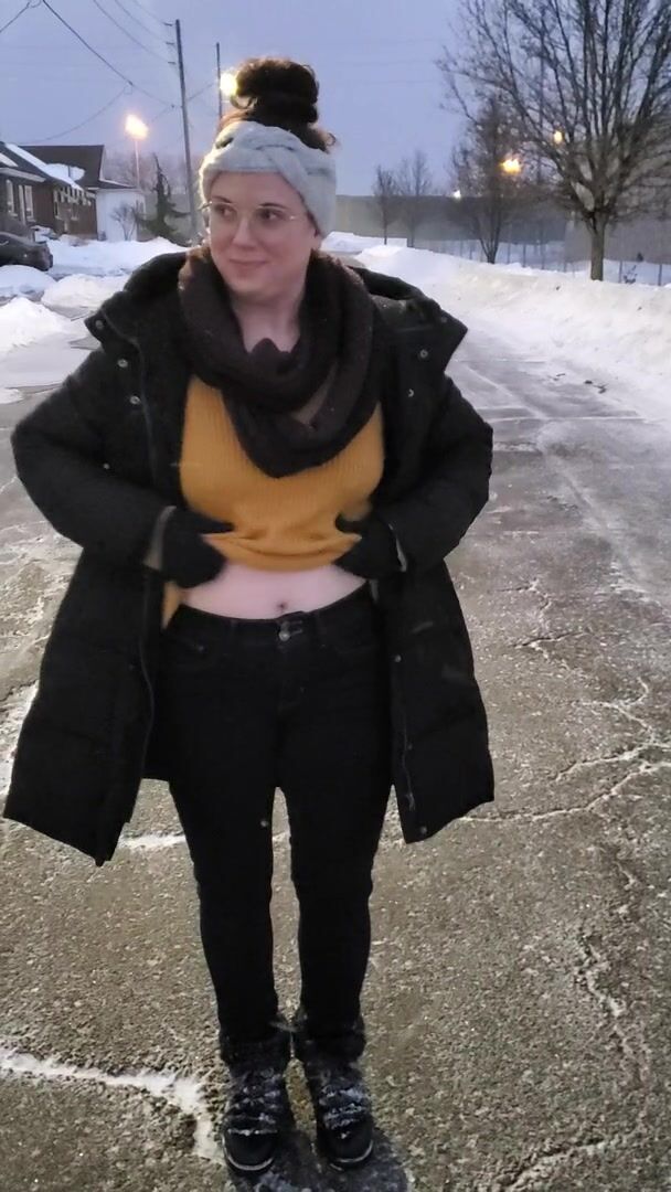 Look hunny its that slutty neighbor again