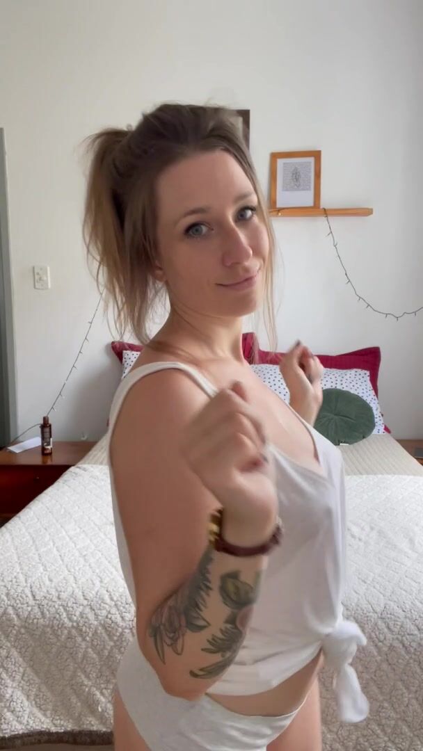 Celebrate Friday and dance with me!