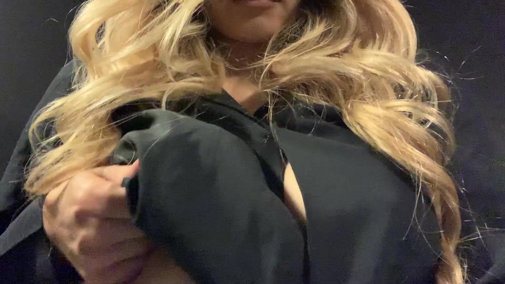 If big titty Latinas are your thing then baby I’m your girl!