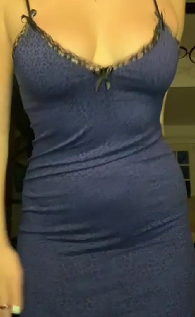 I love watching my boobs bounce????