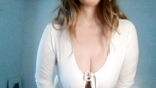 Boob Bounce: Who doesn't want to see some bouncy boobs on Valentines? ???? #2