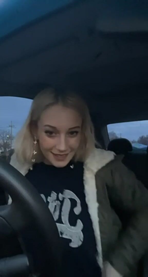 i love to be a slut in public, how do you like my titty drop? ????