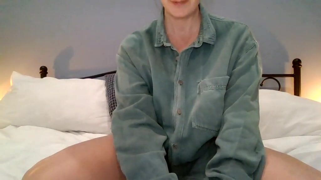 I wanna bounce on your dick when you get home