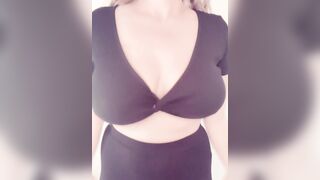 Boob Bounce: Who needs a bra ? #4