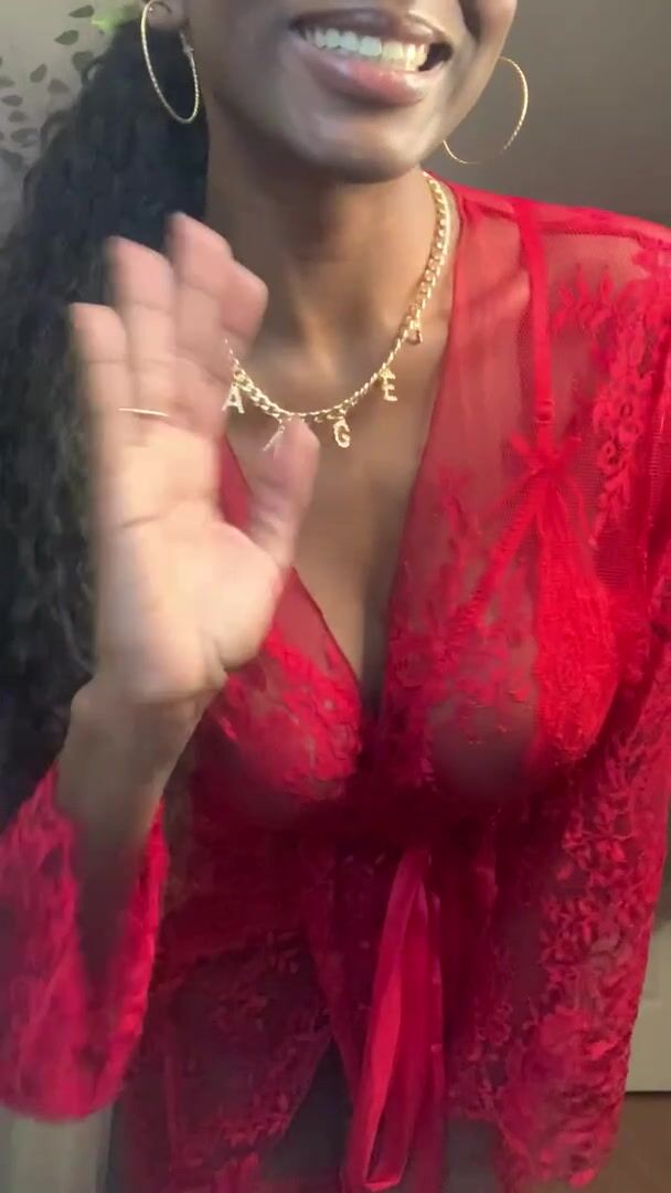 Am I on your Christmas list? ❤️