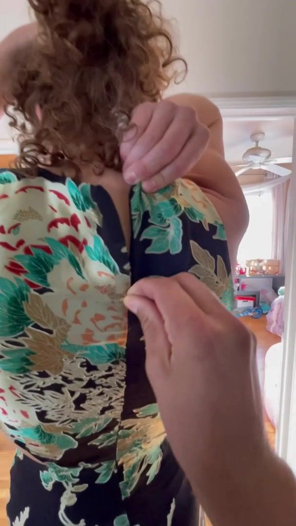 I love when my good boy helps me undress after a date night with a tinder date!  MILF