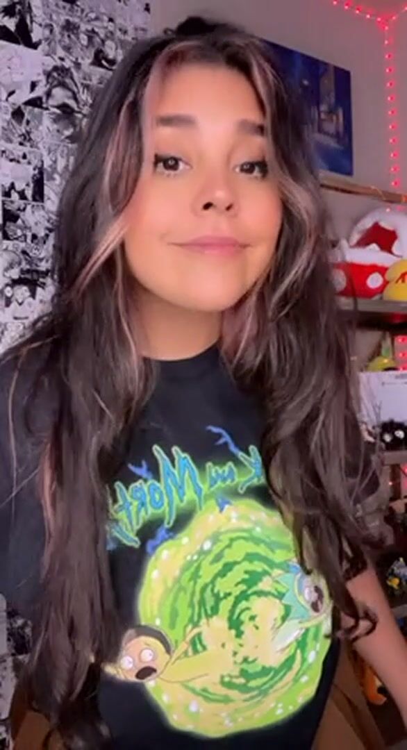 Am I the type of big tiddy girl you’d want on your bed?