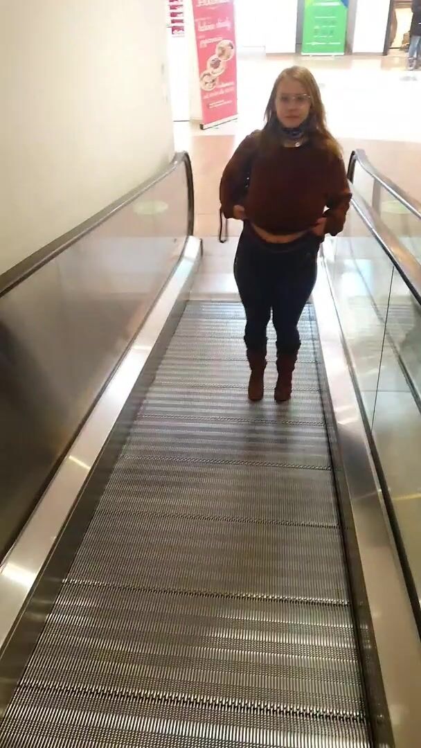 Nothing like bouncing tits on an escalator