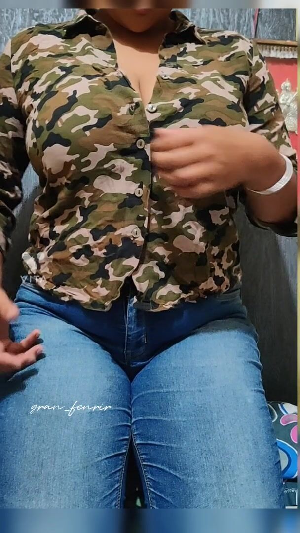 Titty drop, drop top, I'm bad at captions, just open the GIF. :P