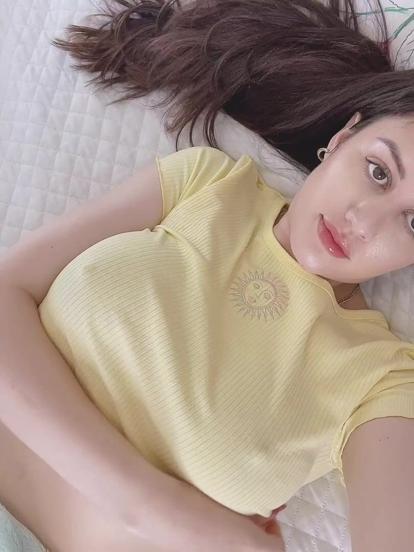 Mommy’s tits bounce