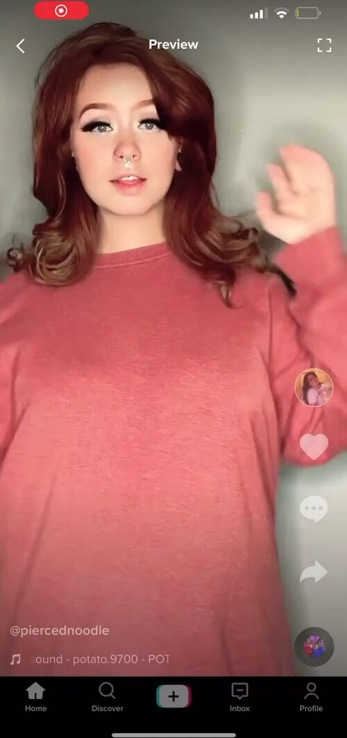 Pregnant mommy's tits are swollen