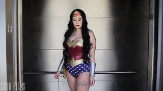 Wonder Woman Cosplayer Heroic Jiggle