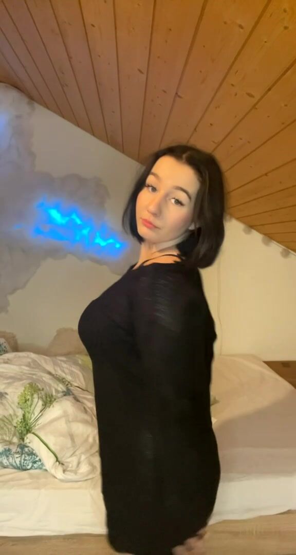 (18) I want to fuck one lucky redditor. Who wants to be the lucky one? ????