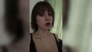 Boob Bounce: The fact that my parents think I make sandwiches for a living lol #2