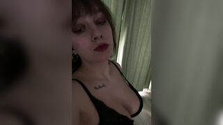 Boob Bounce: The fact that my parents think I make sandwiches for a living lol #4