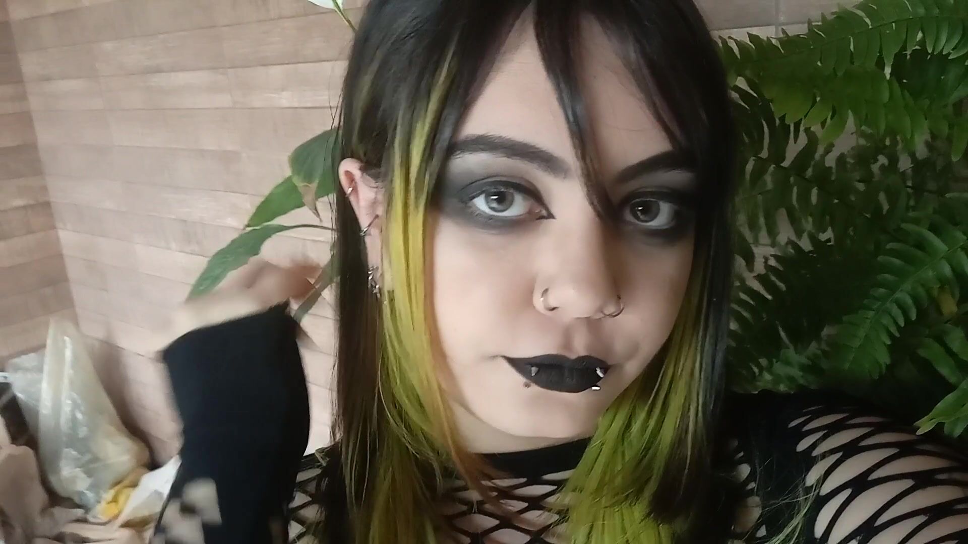 Big goth titties bouncing up and down