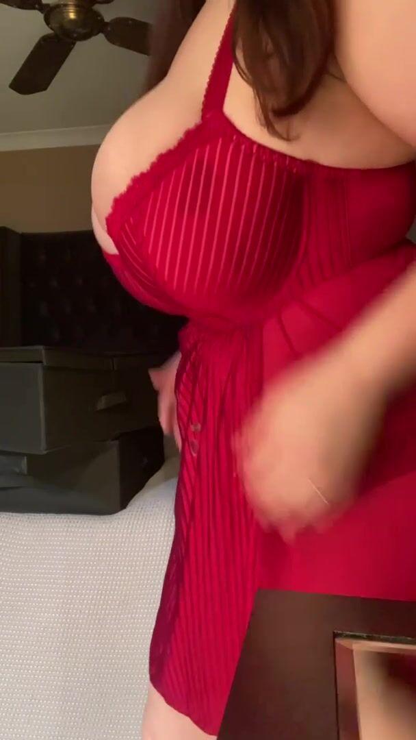 Huge Tits Boob Bounce