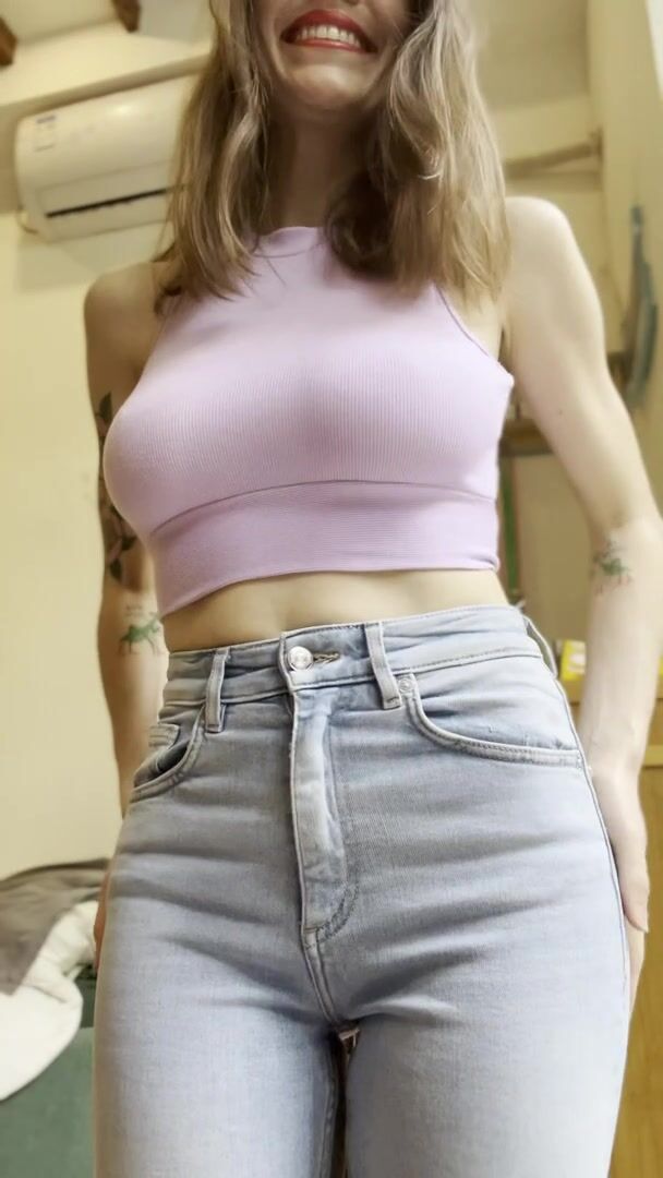 Crop top season is among us!