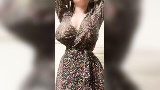 Boob Bounce: Are these natural DDDs too big for braless sundresses this season? #1