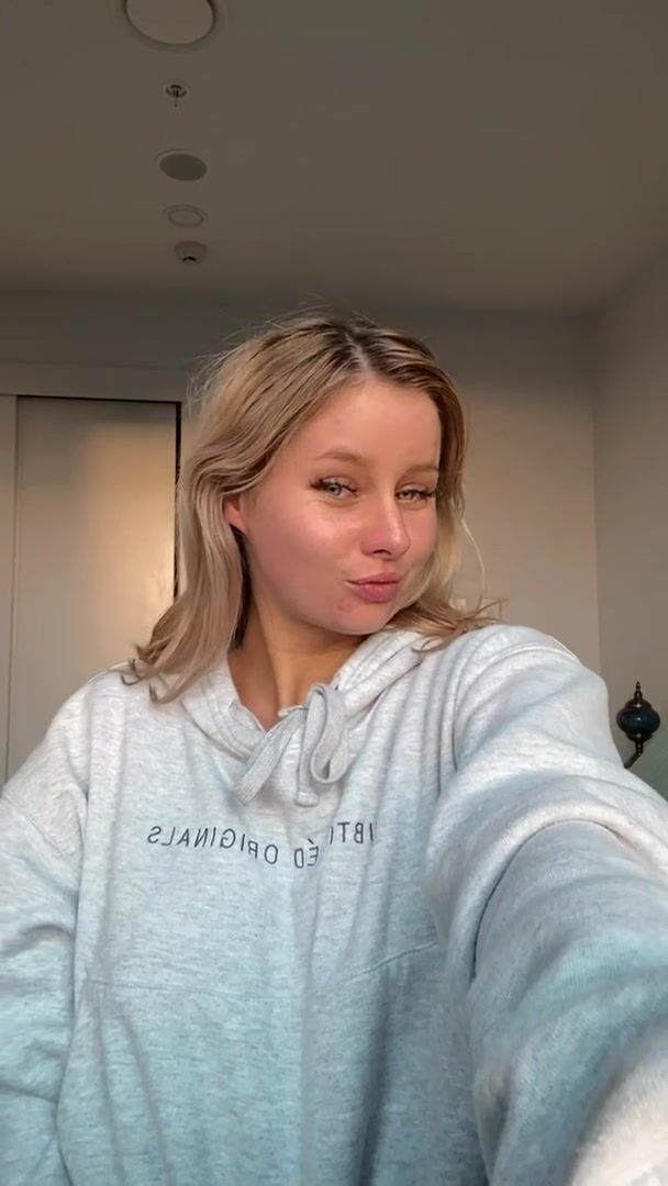 Anyone like my petite titties