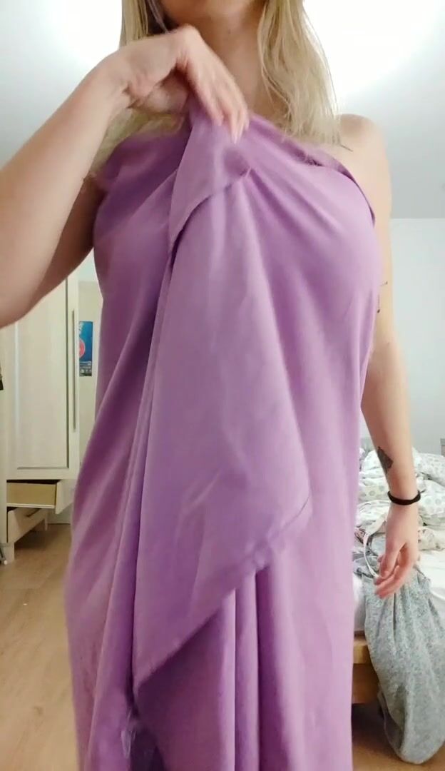 Anyone need a 20yr old slim big natural titty Swedish girl to come jump on their hard dick ? ????????