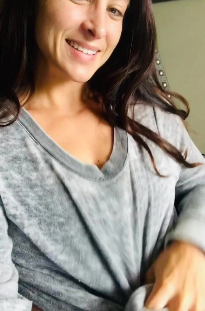 Some subtle boob bounce!