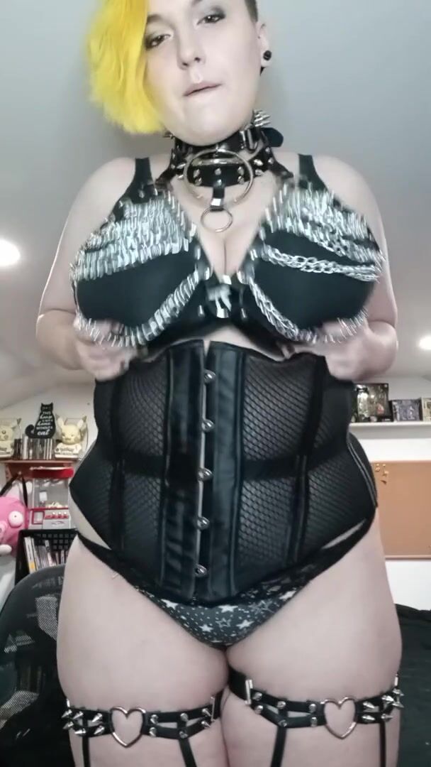 Bondage titty bounce