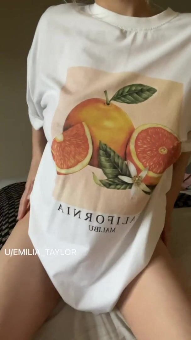 Would you like to taste my juicy grapefruits? ????