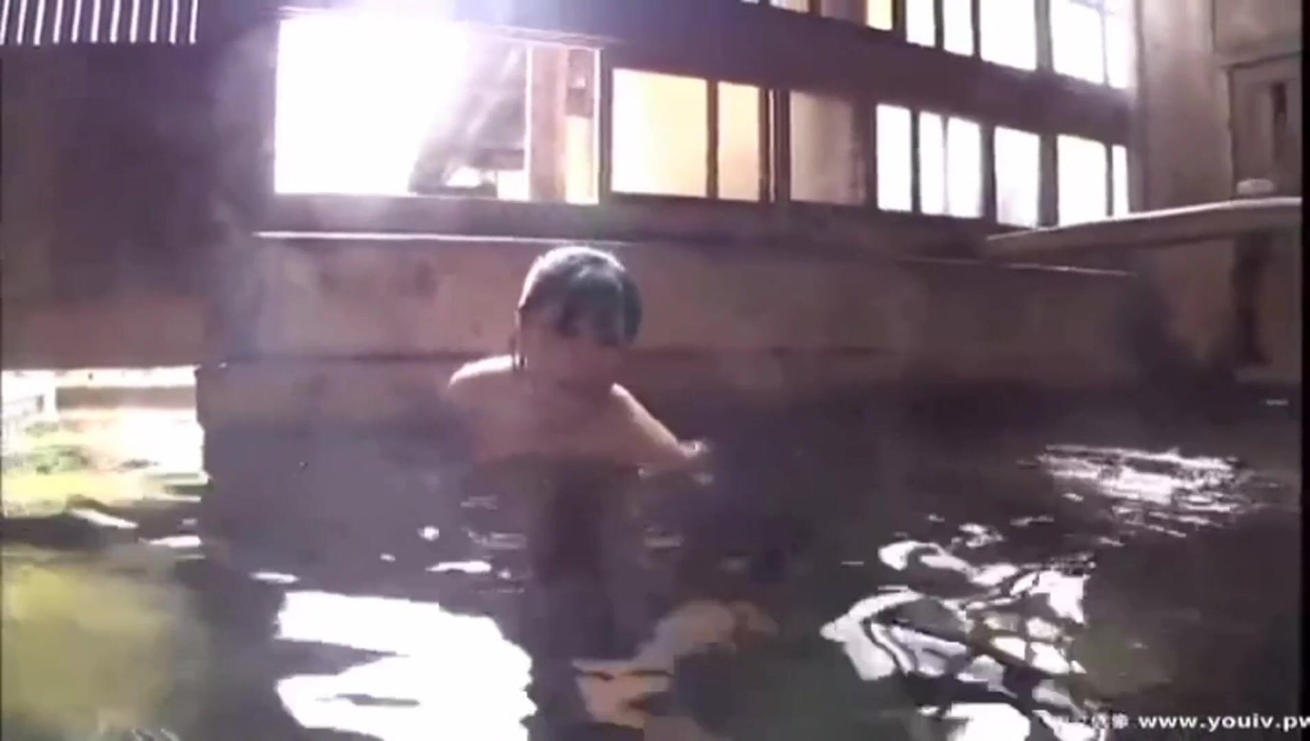 Anri Okita Running On Hot Spring