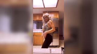 Boob Bounce: Kitchen boogie #5